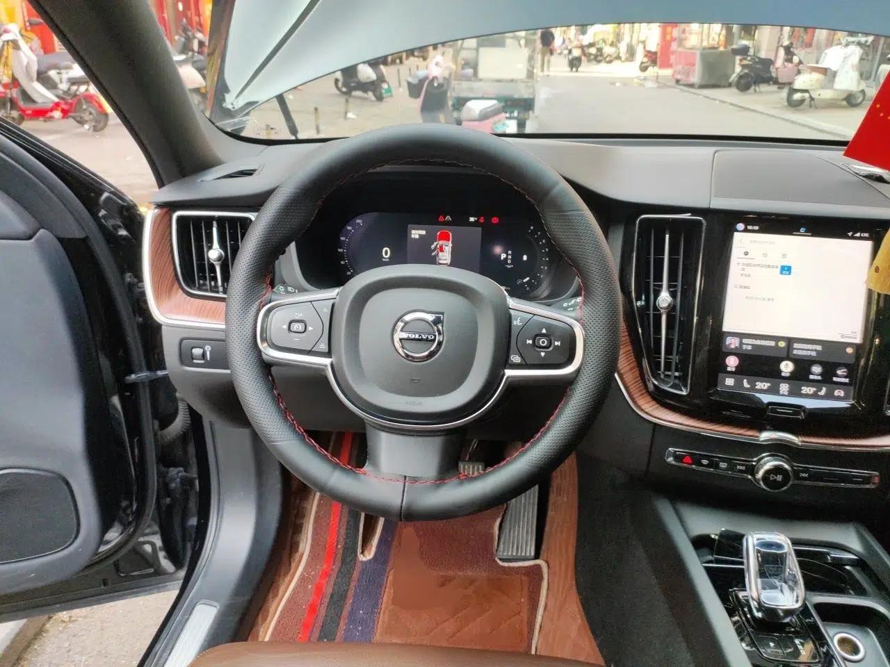 Volvo XC60 2022 B5 4x4 Zhiyi Luxury Edition — миниатюра 10