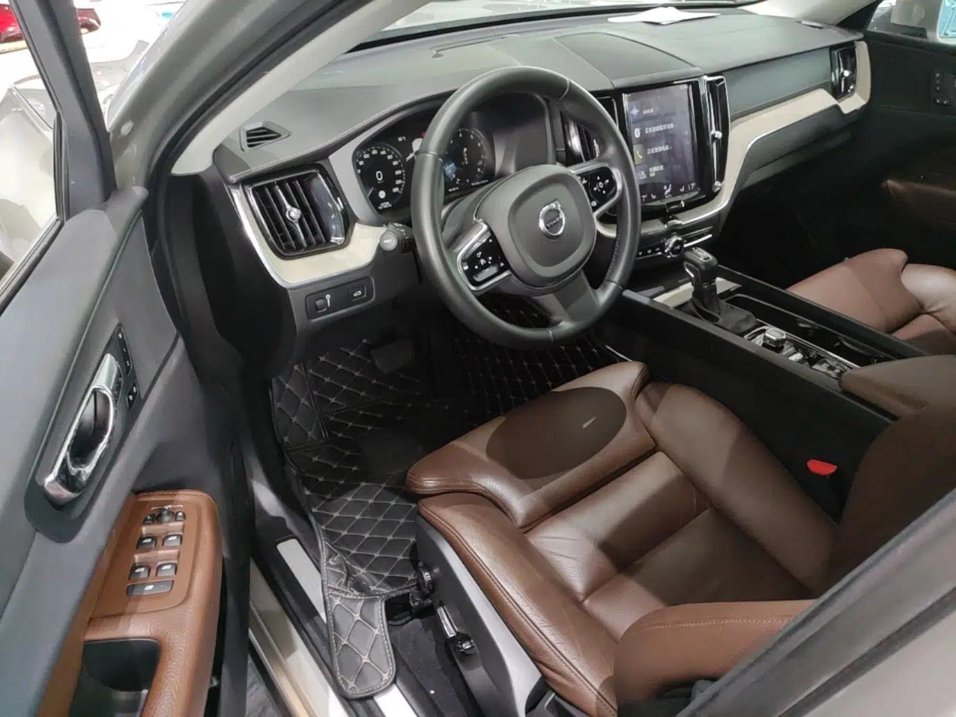 Volvo XC60 2020 T5 4x4 Smart Luxury Edition — миниатюра 18
