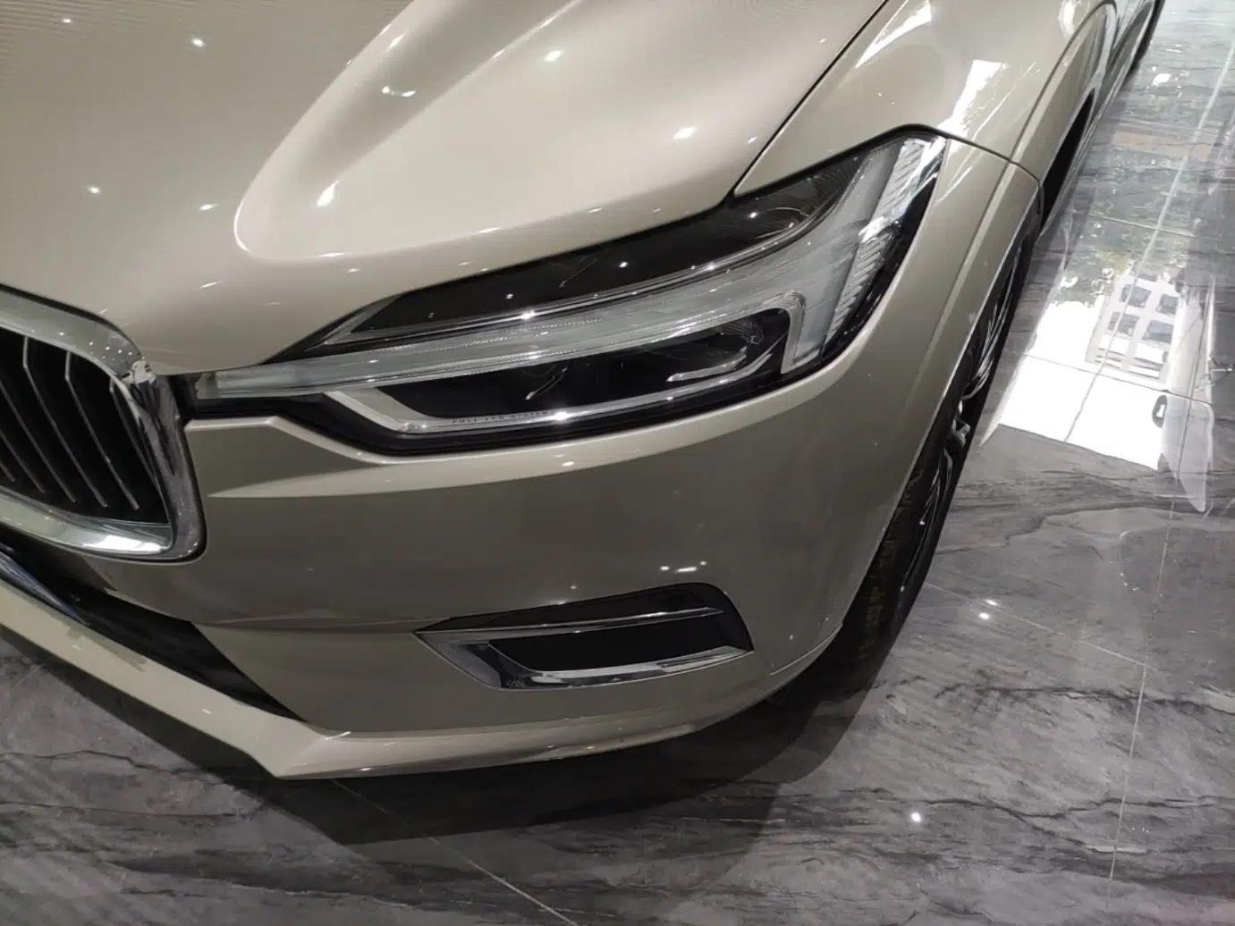 Volvo XC60 2020 T5 4x4 Smart Luxury Edition — миниатюра 8