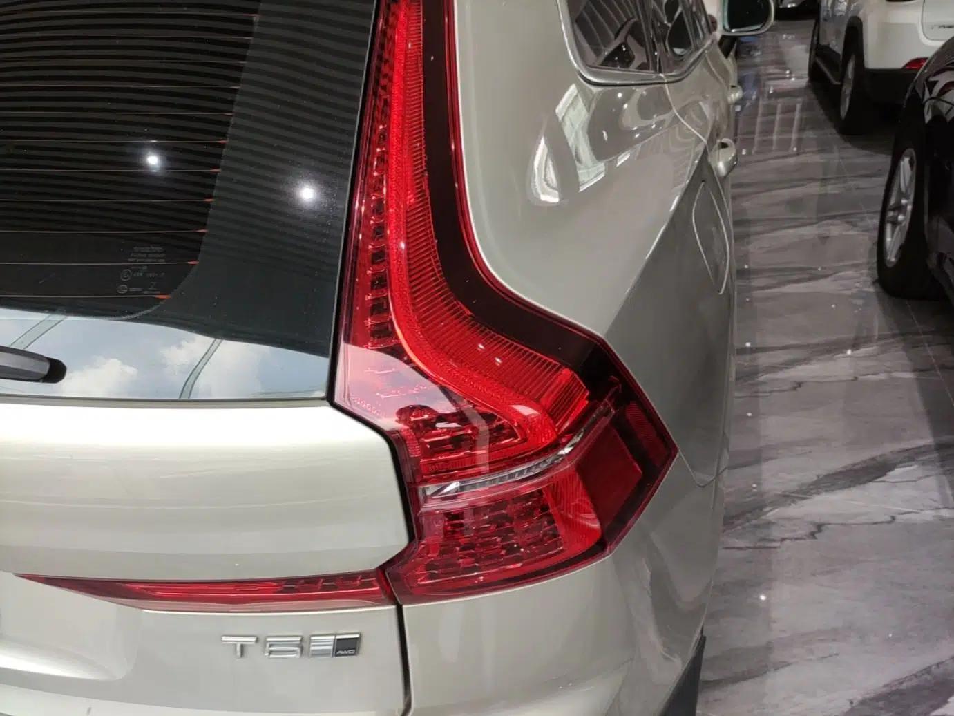 Volvo XC60 2020 T5 4x4 Smart Luxury Edition — миниатюра 9