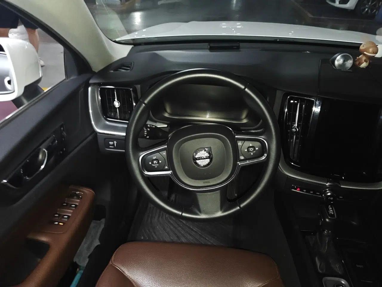 Volvo XC60 2019 T5 4x4 Smart Edition China V Standard — миниатюра 10