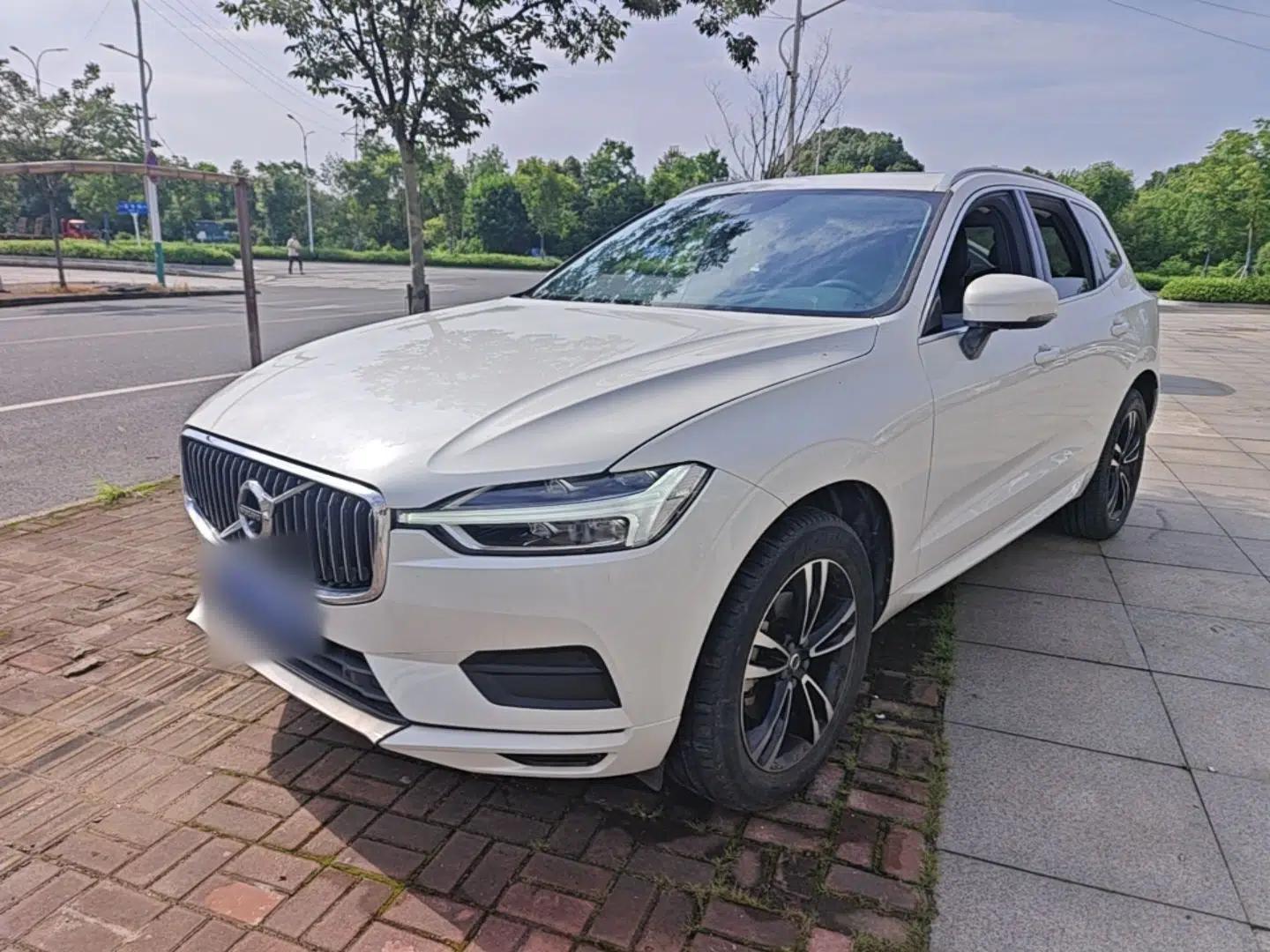 Volvo XC60 2018 T5 4x4 Smart Edition — миниатюра 1
