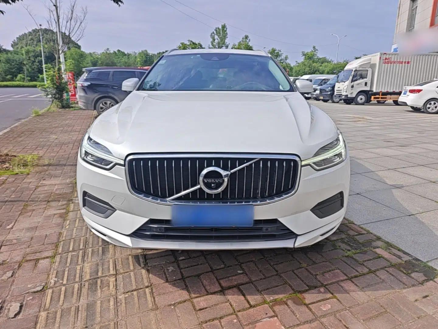 Volvo XC60 2018 T5 4x4 Smart Edition — миниатюра 2