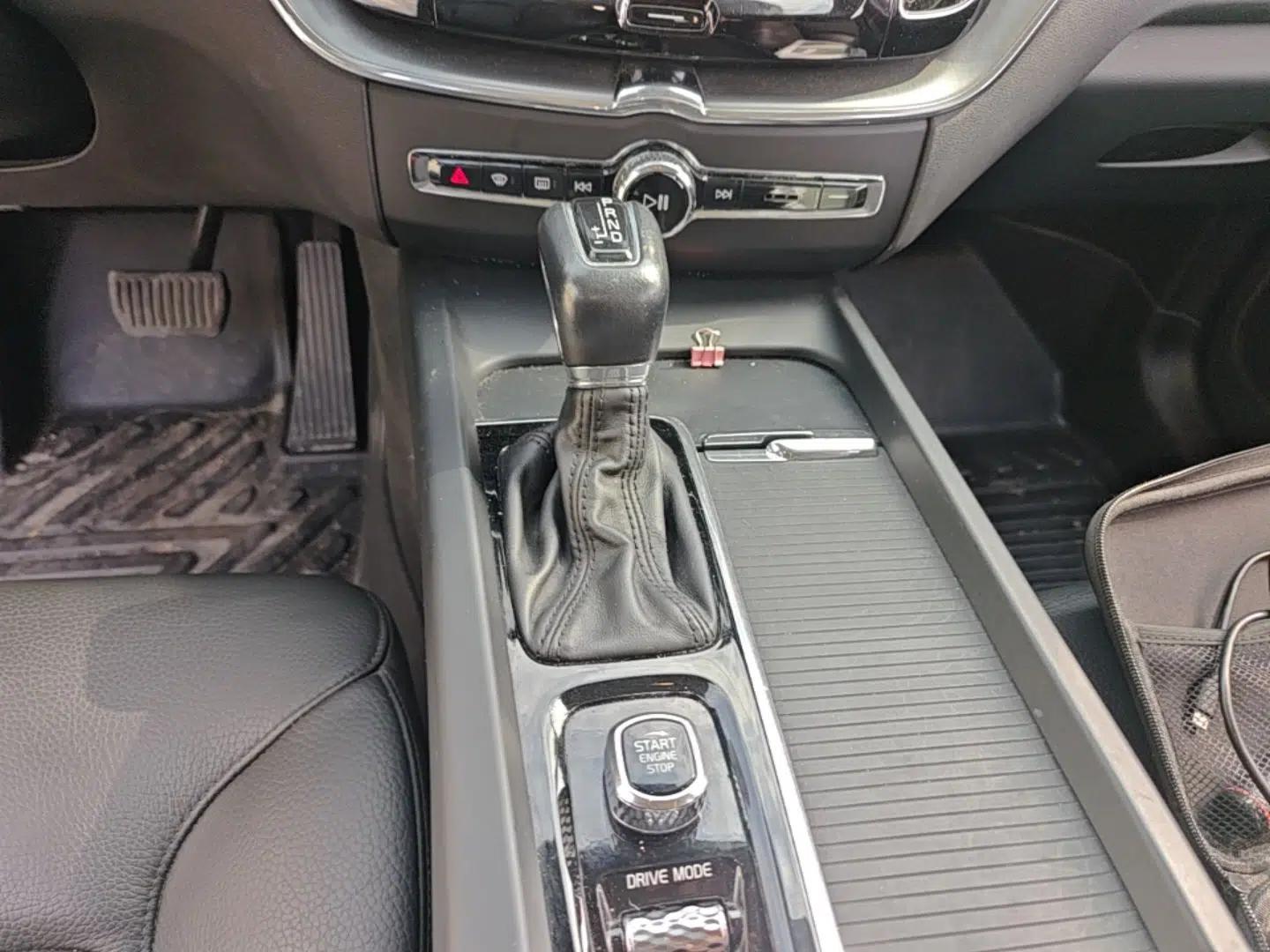 Volvo XC60 2018 T5 4x4 Smart Edition — миниатюра 16