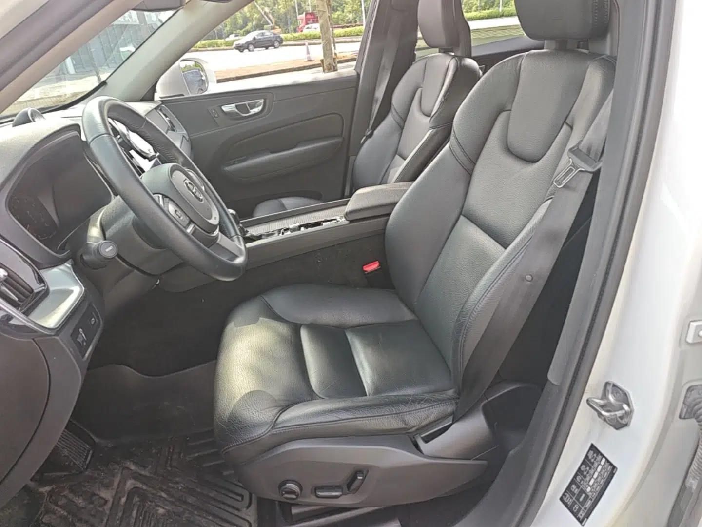 Volvo XC60 2018 T5 4x4 Smart Edition — миниатюра 17