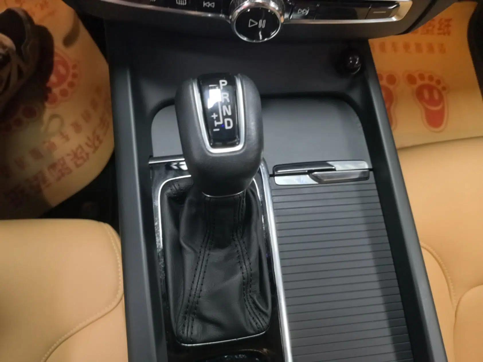 Volvo XC60 2019 T5 4x4 Smart Edition China VI Standard — миниатюра 16