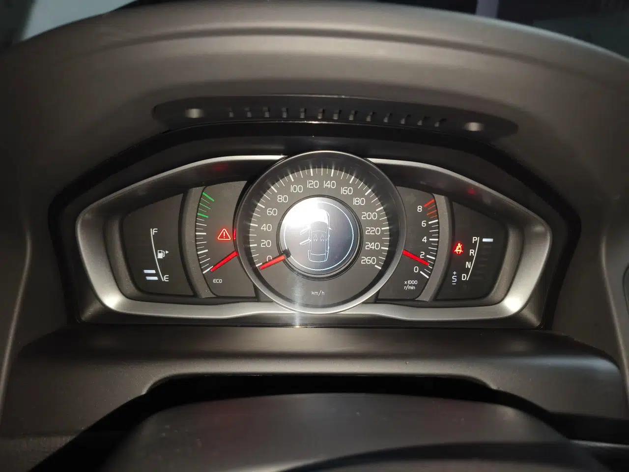 Volvo XC60 2017 T5 Smart Upgrade Edition — миниатюра 11