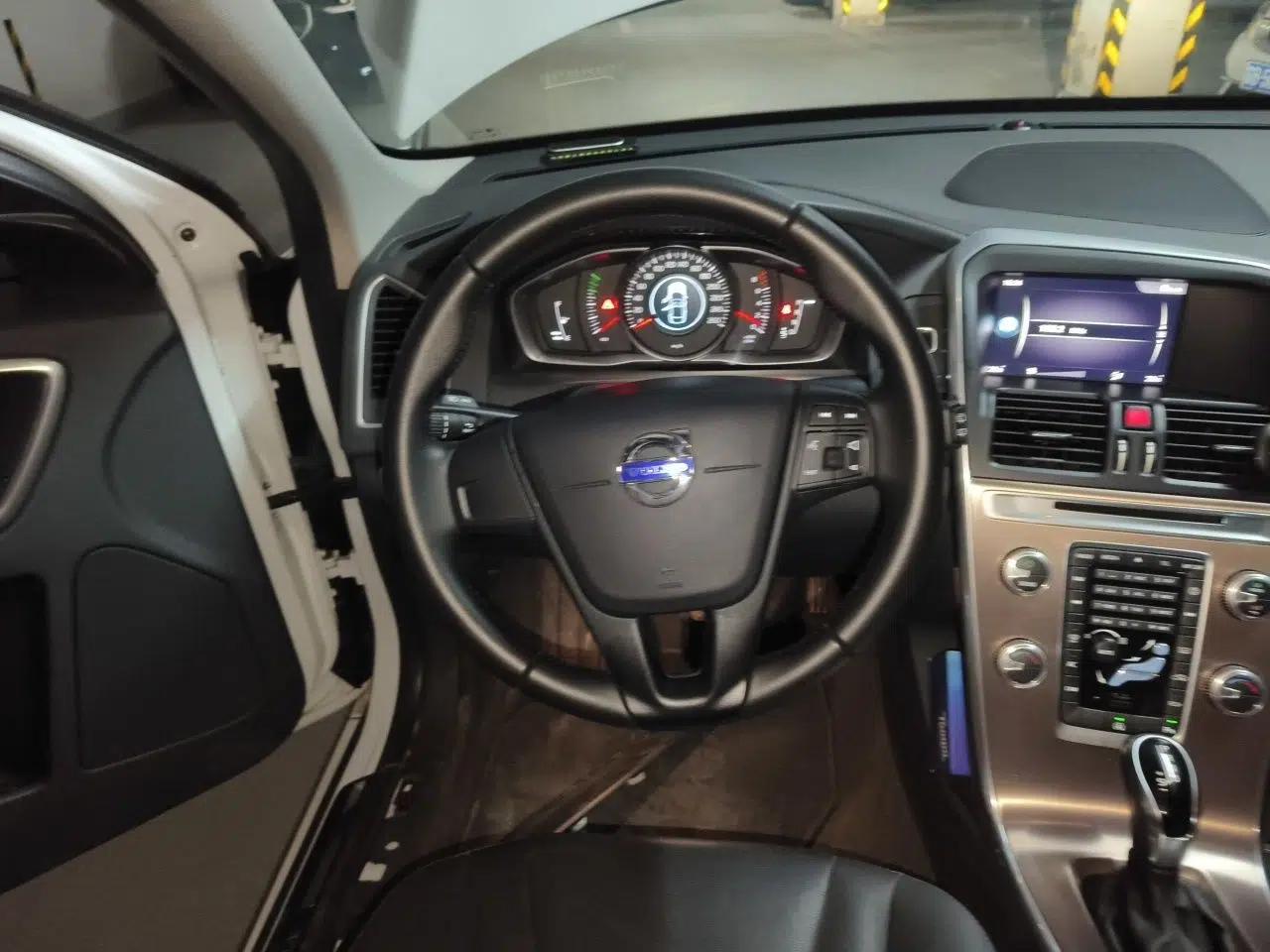 Volvo XC60 2017 T5 Smart Upgrade Edition — миниатюра 10