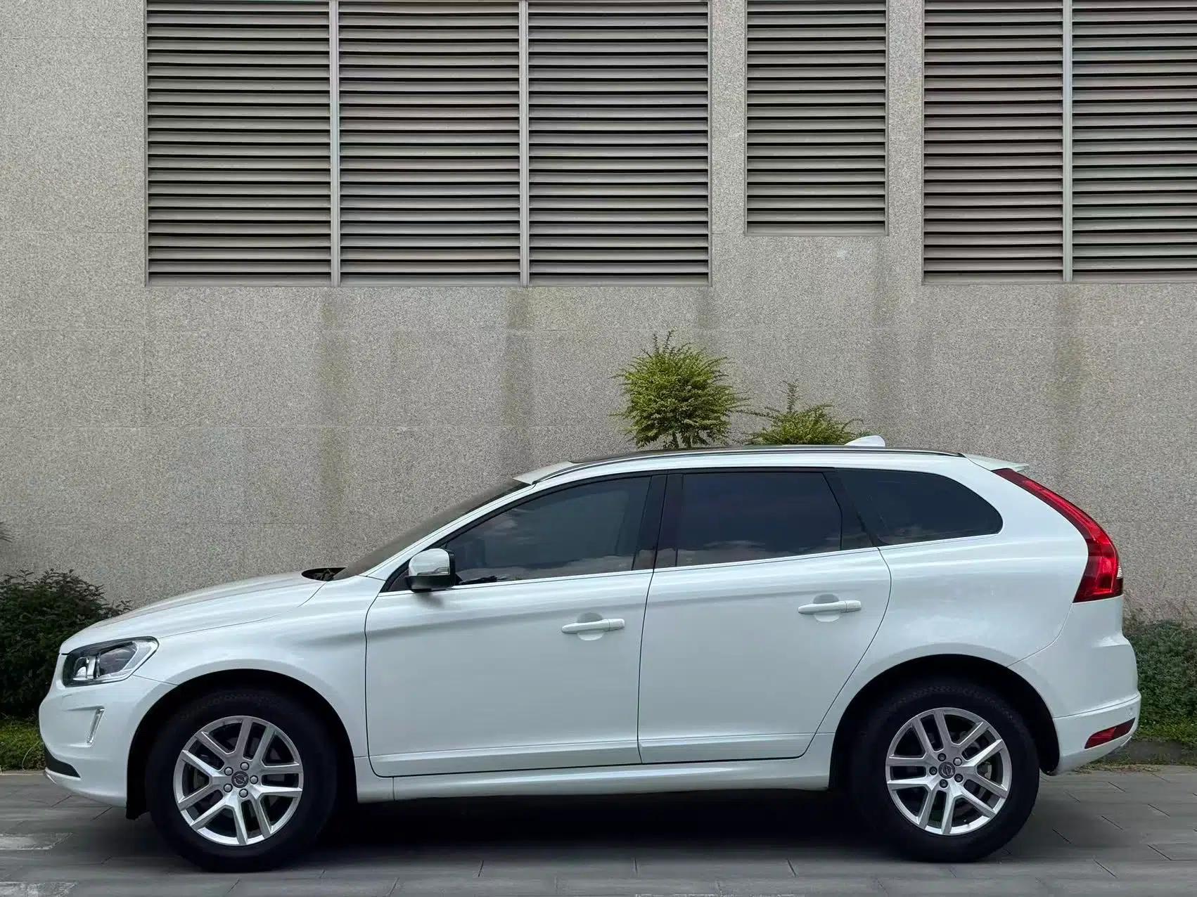 Volvo XC60 2017 T5 AWD Smart Upgrade Model — миниатюра 13