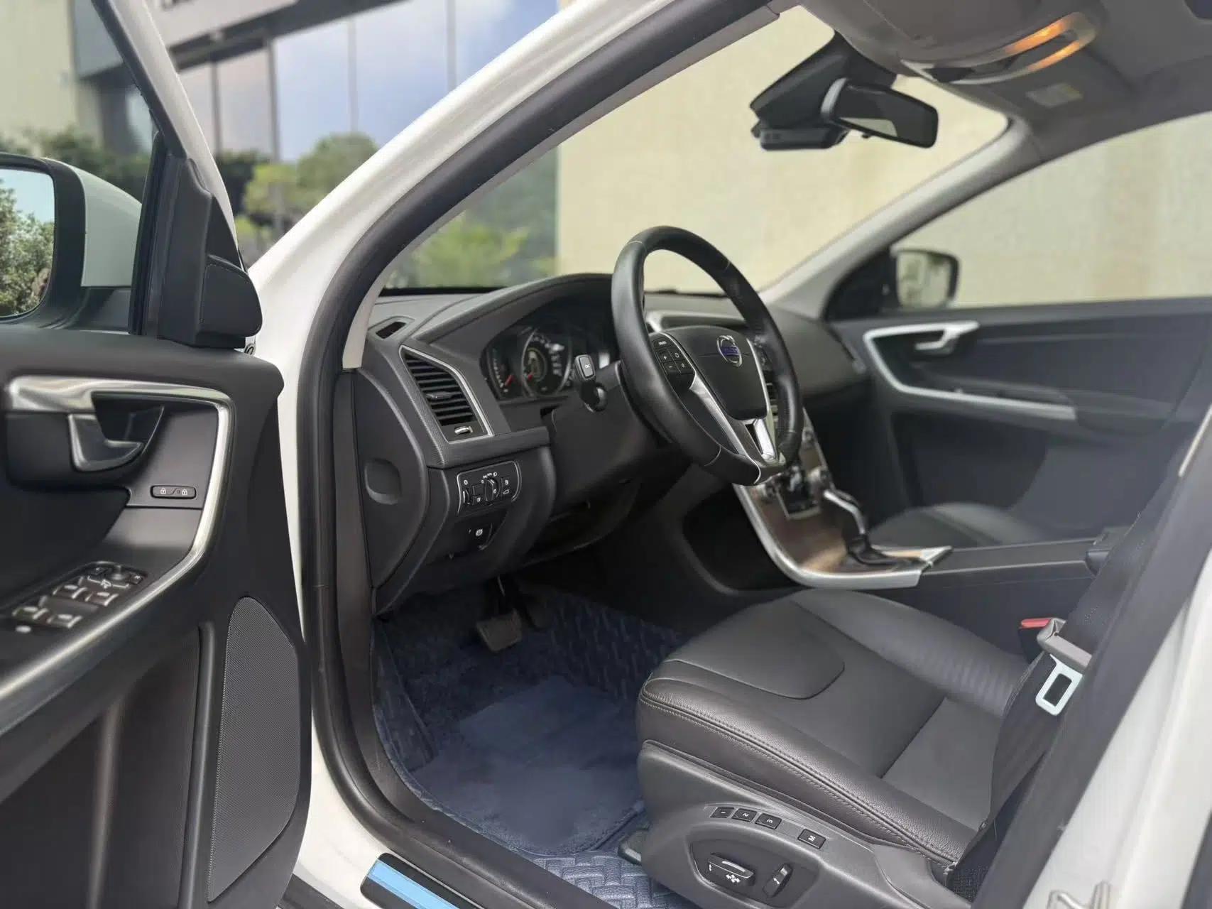 Volvo XC60 2017 T5 AWD Smart Upgrade Model — миниатюра 22