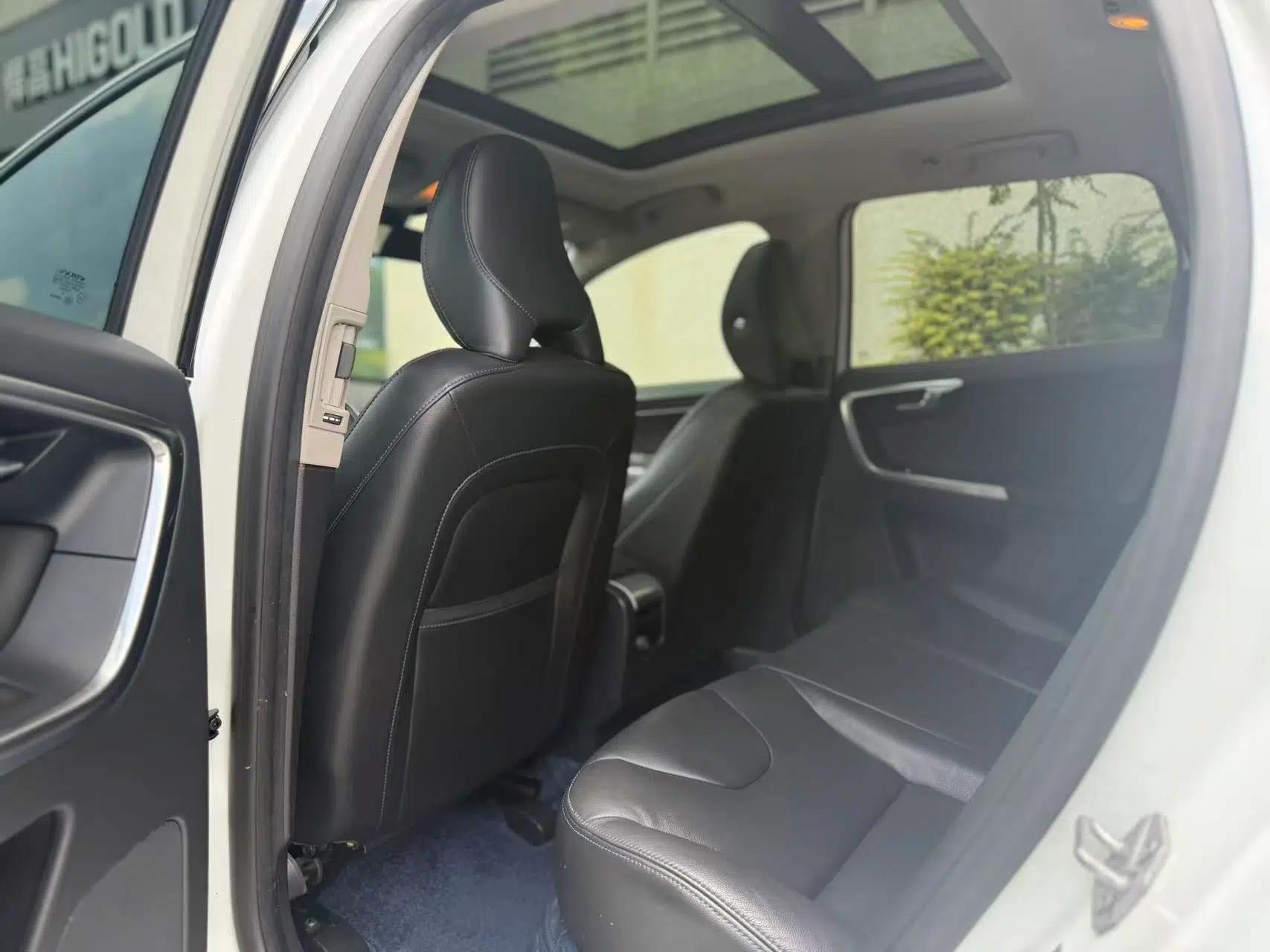 Volvo XC60 2017 T5 AWD Smart Upgrade Model — миниатюра 29