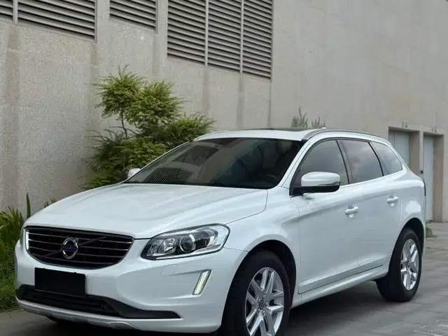 Volvo XC60 2017 T5 AWD Smart Upgrade Model
