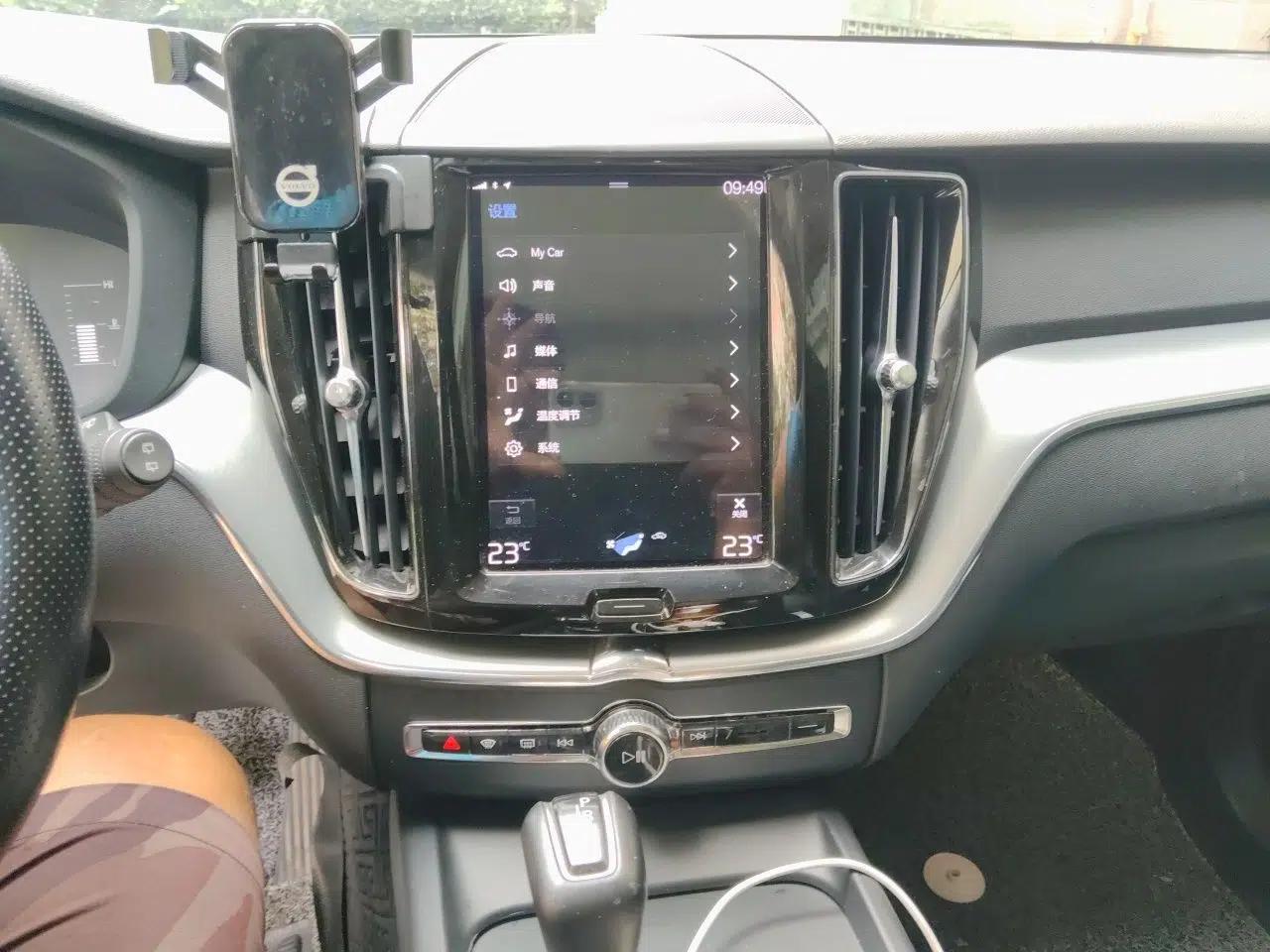 Volvo XC60 2021 T5 4x4 Smart Luxury Edition — миниатюра 13