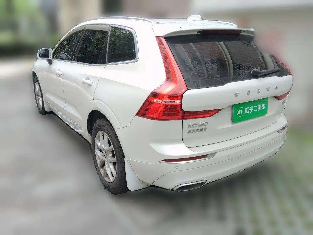 Volvo XC60 2021 T5 4x4 Smart Luxury Edition — миниатюра 4