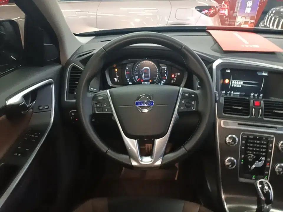 Volvo XC60 2016 T5 Smart Version — миниатюра 18