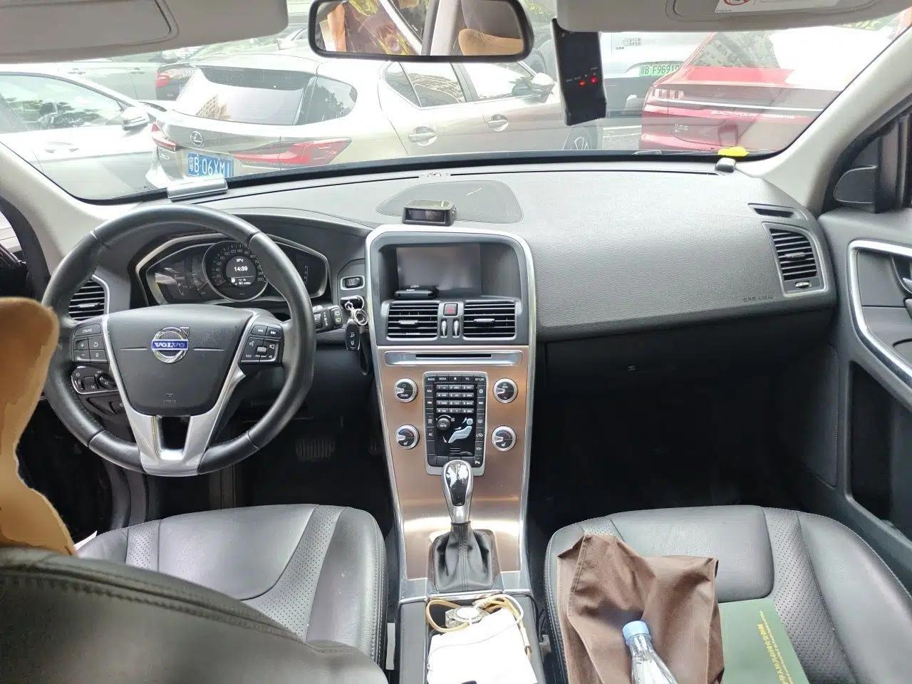 Volvo XC60 2016 T5 Smart Version — миниатюра 9