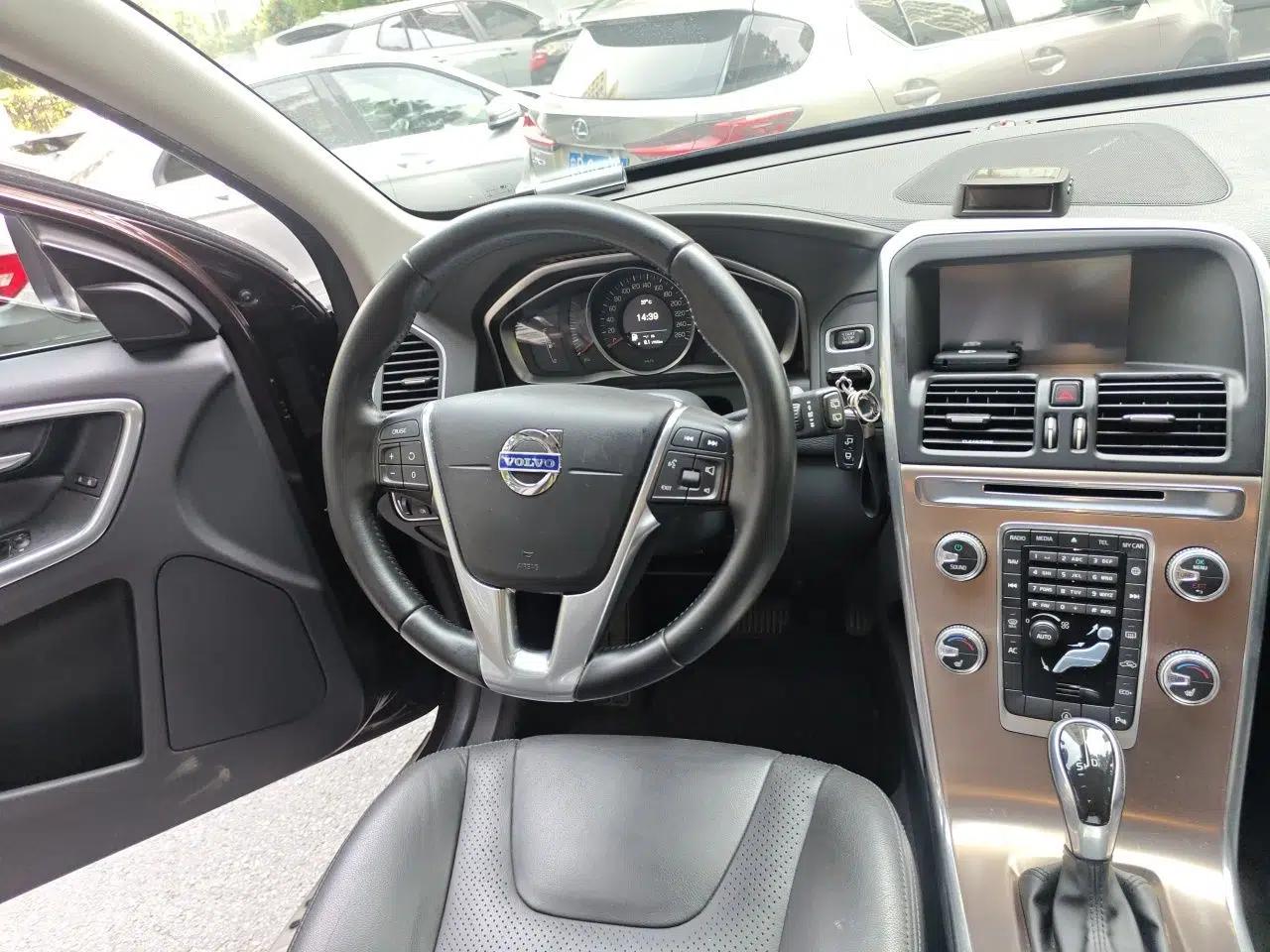 Volvo XC60 2016 T5 Smart Version — миниатюра 10