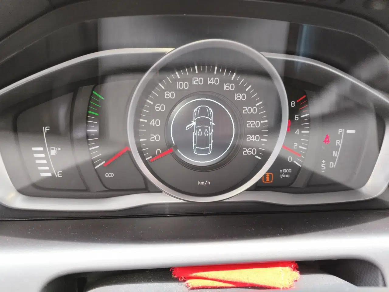 Volvo XC60 2017 T5 AWD Smart Upgrade Edition — миниатюра 11