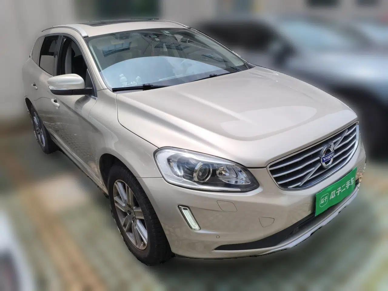 Volvo XC60 2017 T5 AWD Smart Upgrade Edition — миниатюра 3
