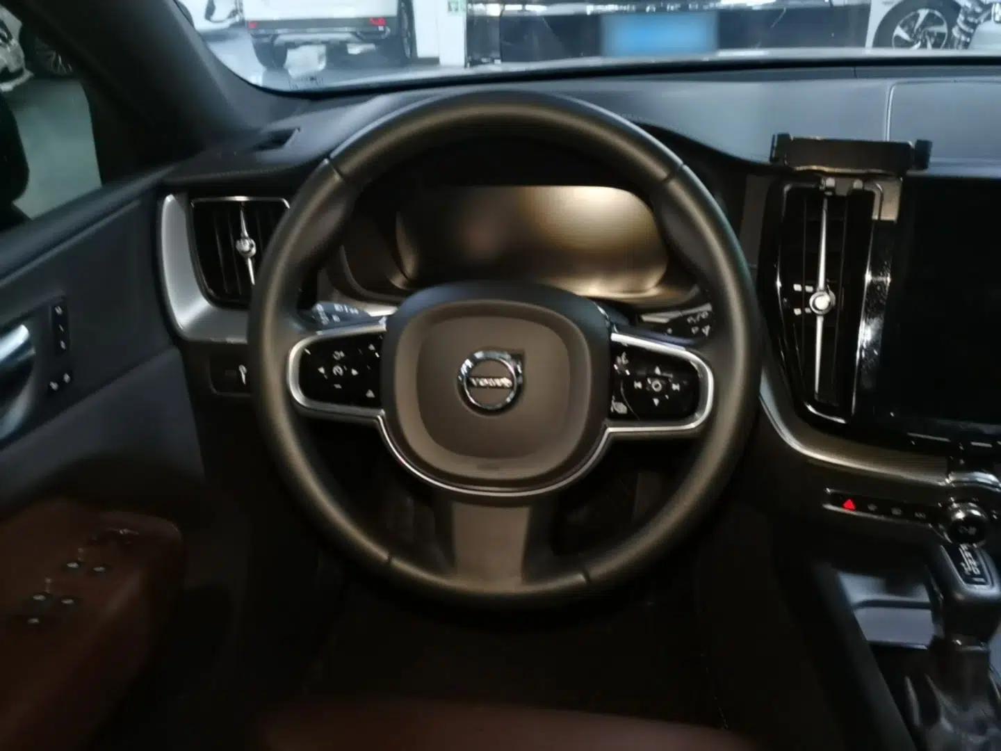 Volvo XC60 2021 T5 4x4 Smart Luxury Edition — миниатюра 13