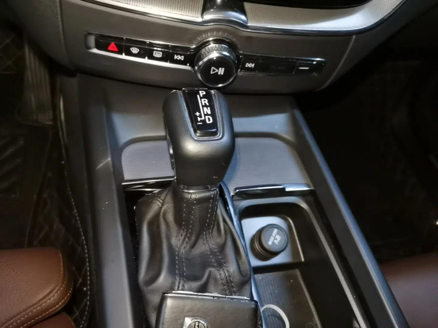 Volvo XC60 2021 T5 4x4 Smart Luxury Edition — миниатюра 16