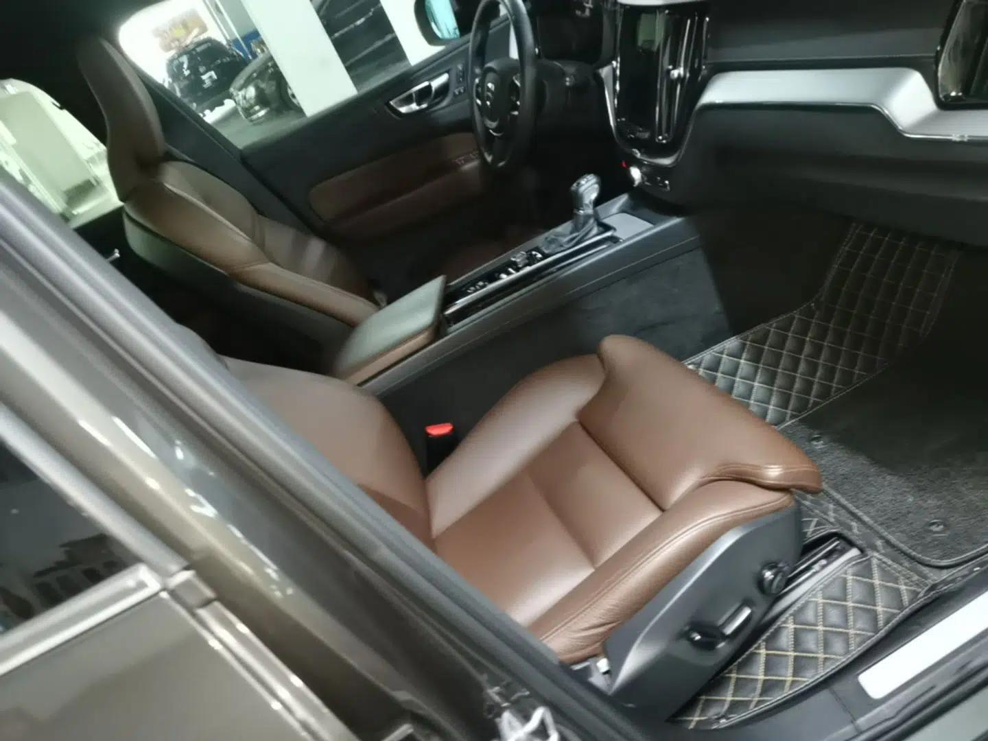 Volvo XC60 2021 T5 4x4 Smart Luxury Edition — миниатюра 19