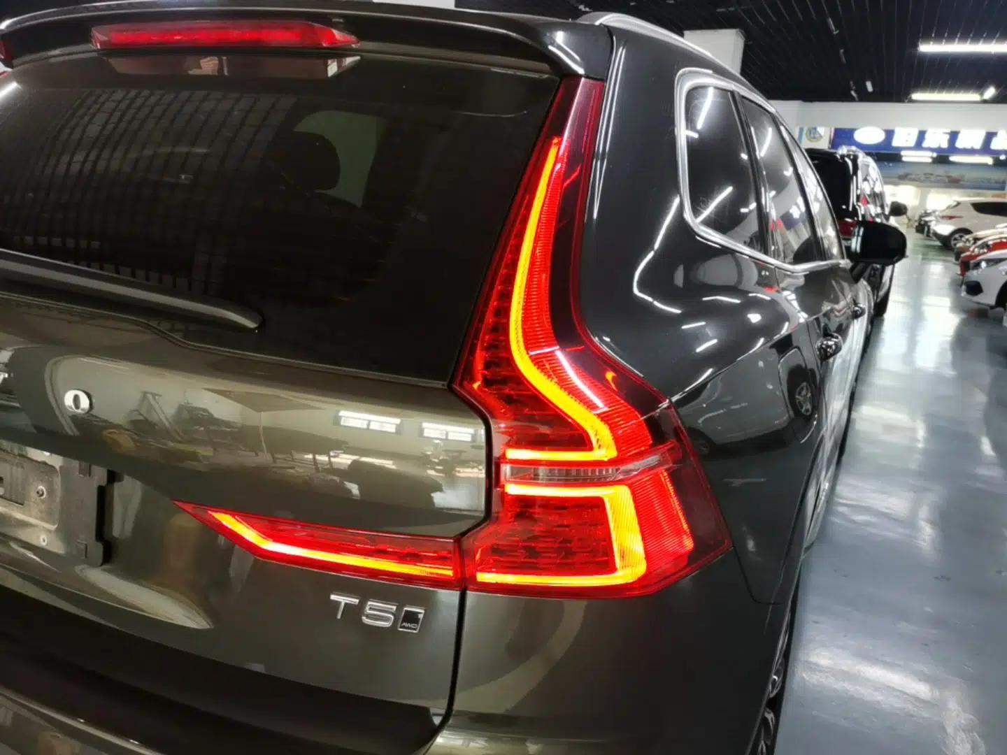 Volvo XC60 2021 T5 4x4 Smart Luxury Edition — миниатюра 9