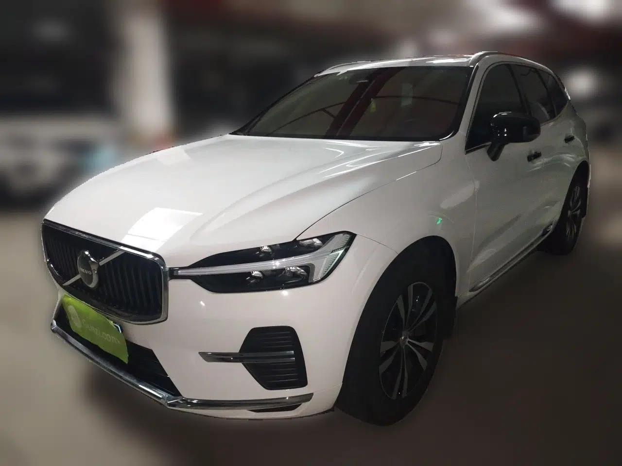 Volvo XC60 2024 B5 4x4 Smart Luxury Edition — миниатюра 1