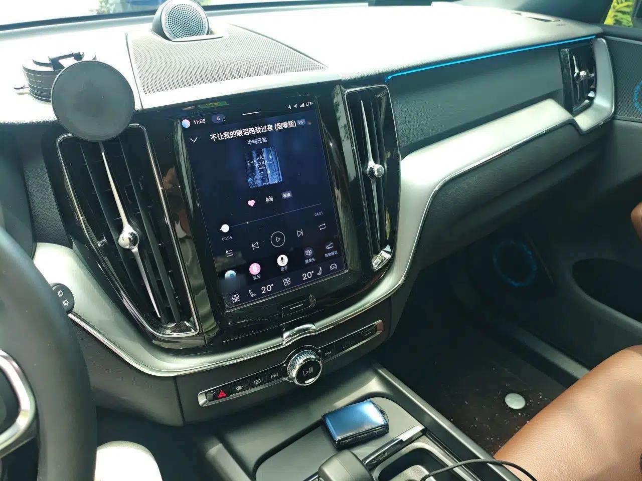 Volvo XC60 2024 B5 4x4 Smart Luxury Edition — миниатюра 12