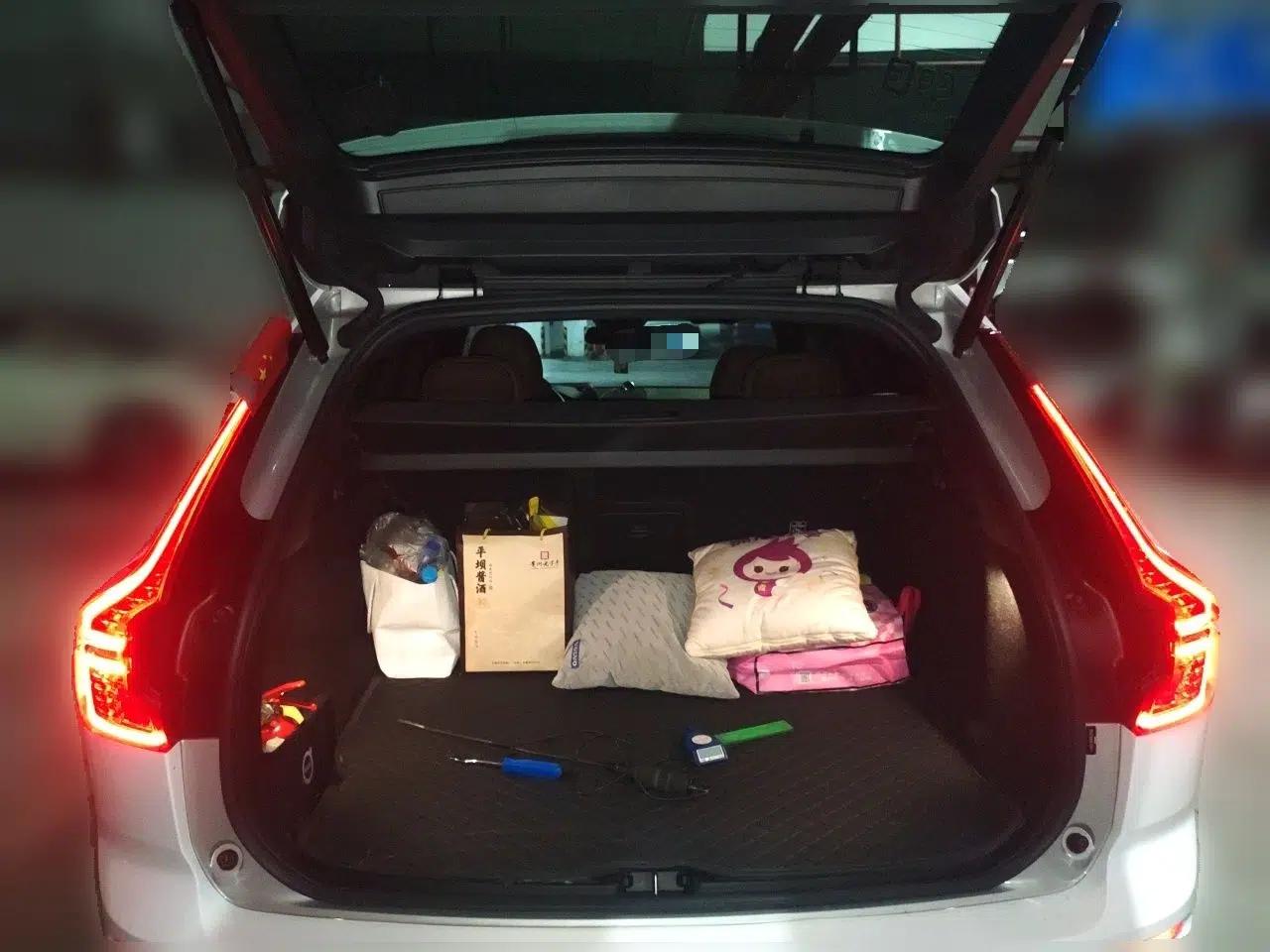 Volvo XC60 2024 B5 4x4 Smart Luxury Edition — миниатюра 16