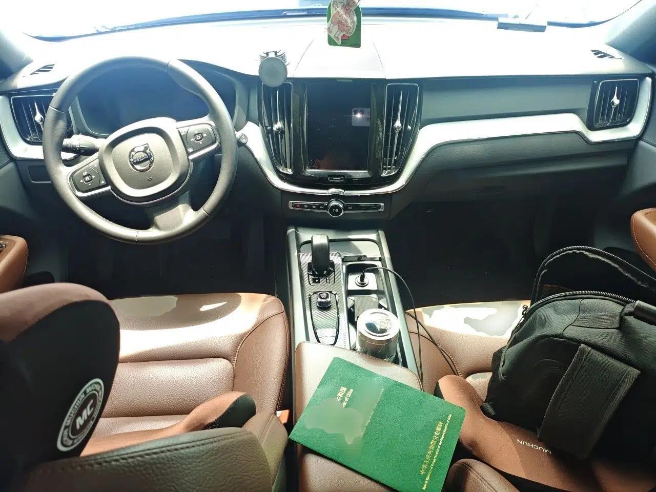 Volvo XC60 2024 B5 4x4 Smart Luxury Edition — миниатюра 18
