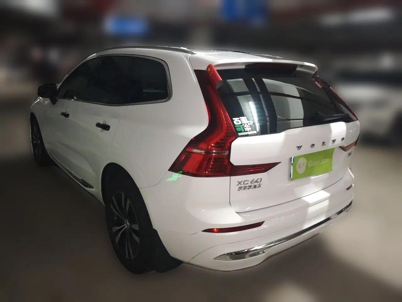 Volvo XC60 2024 B5 4x4 Smart Luxury Edition — миниатюра 4