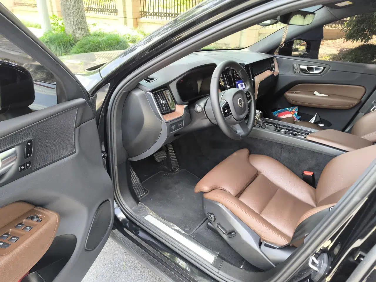Volvo XC60 2021 T5 4x4 Smart Luxury Edition — миниатюра 16
