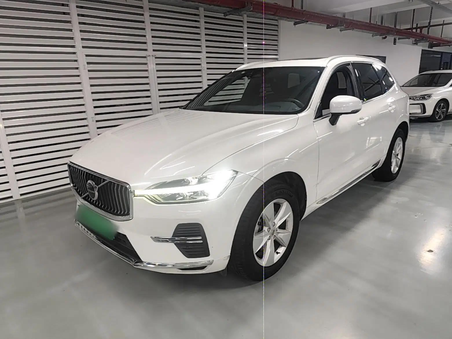 Volvo XC60 2022 B5 4x4 Zhiyi Luxury Edition — миниатюра 1