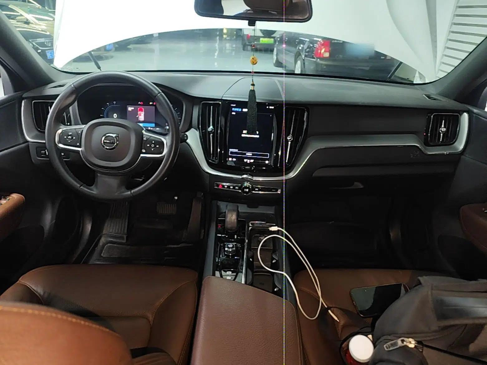 Volvo XC60 2022 B5 4x4 Zhiyi Luxury Edition — миниатюра 17