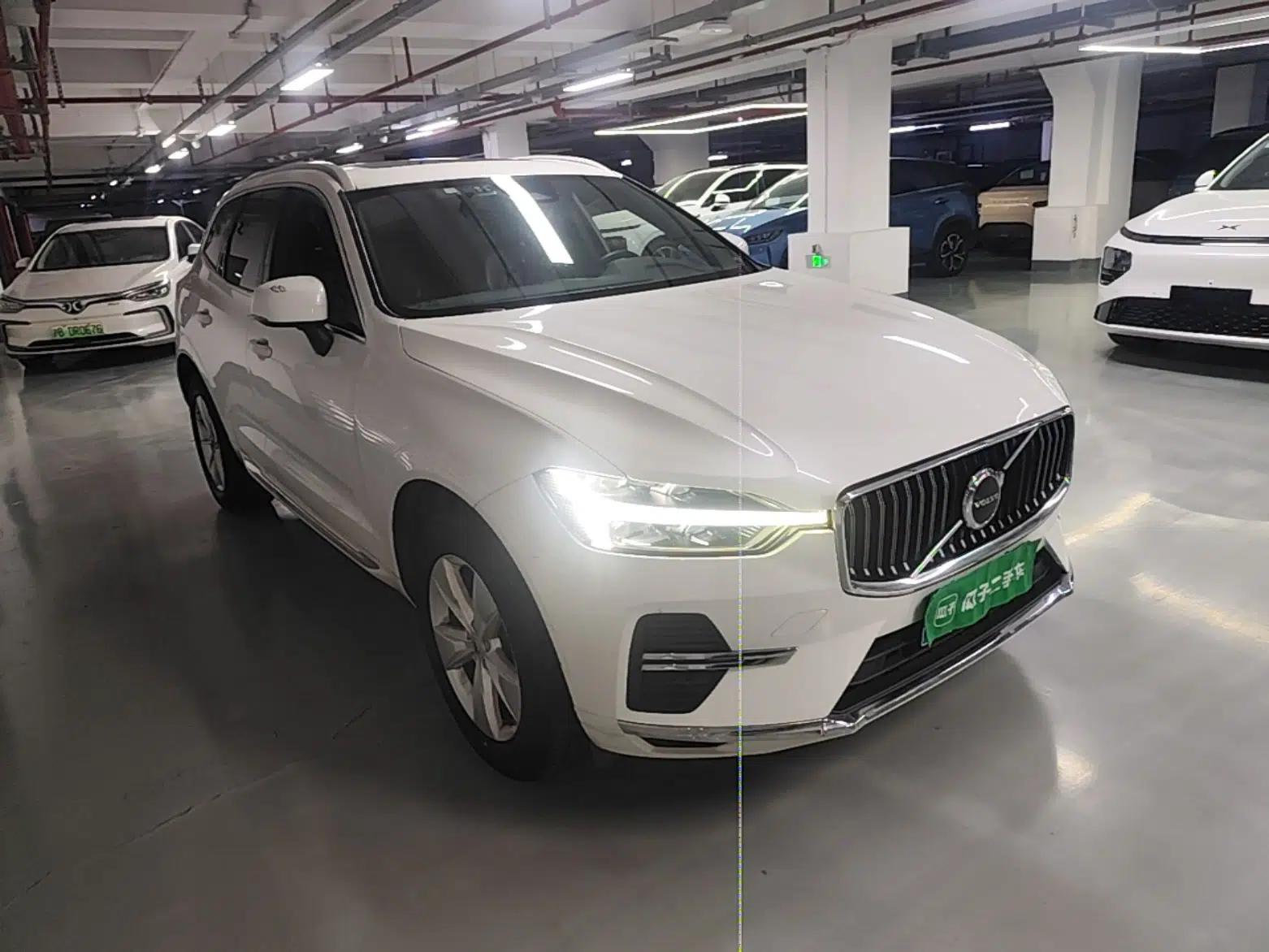 Volvo XC60 2022 B5 4x4 Zhiyi Luxury Edition — миниатюра 3