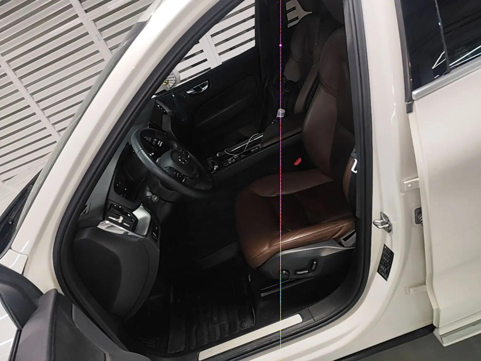 Volvo XC60 2022 B5 4x4 Zhiyi Luxury Edition — миниатюра 22