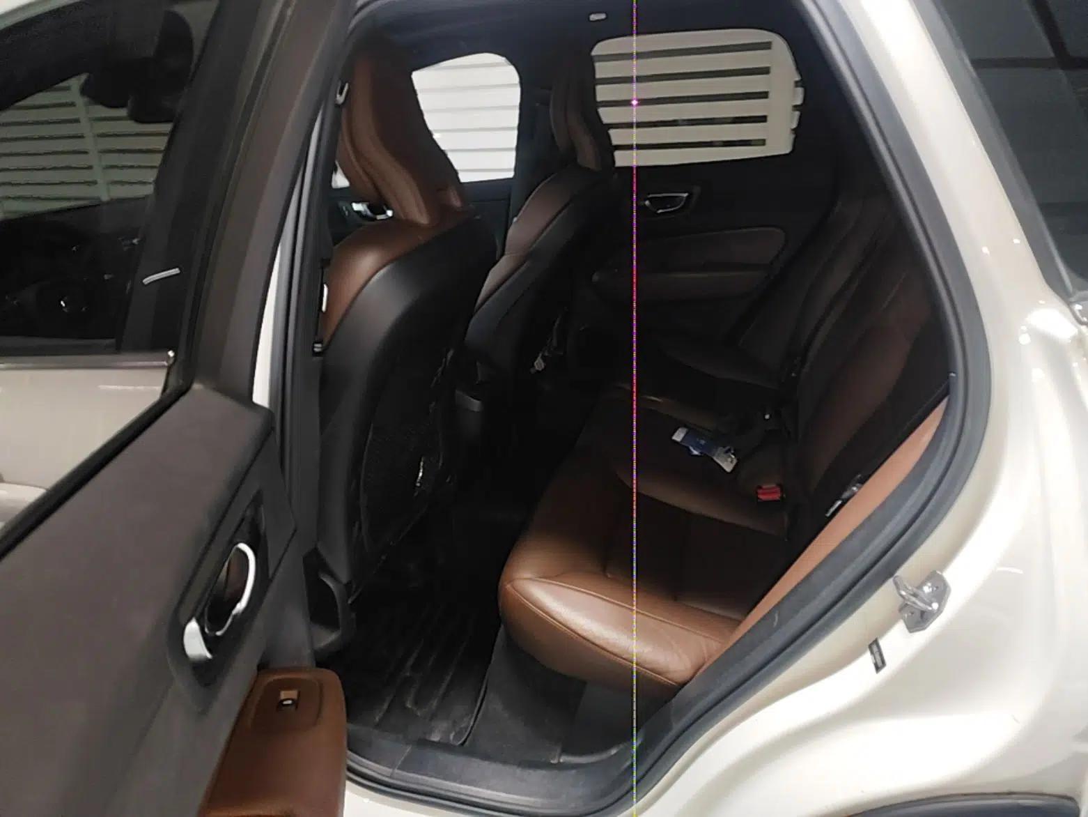 Volvo XC60 2022 B5 4x4 Zhiyi Luxury Edition — миниатюра 25
