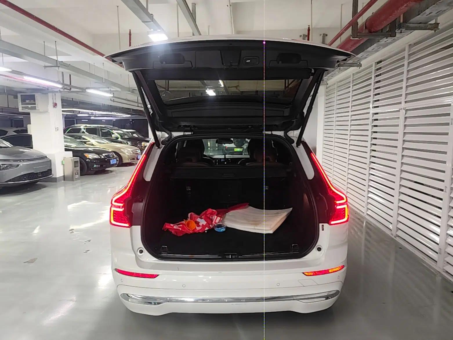 Volvo XC60 2022 B5 4x4 Zhiyi Luxury Edition — миниатюра 27