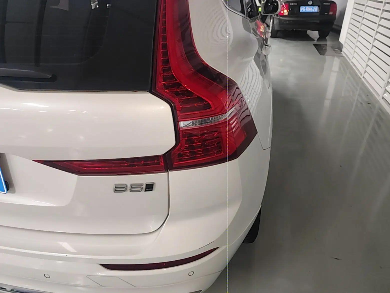 Volvo XC60 2022 B5 4x4 Zhiyi Luxury Edition — миниатюра 9