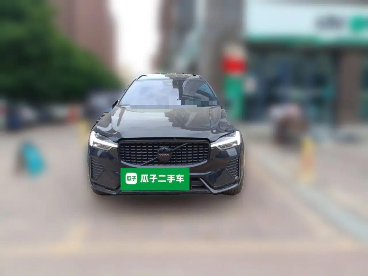 Volvo XC60 2025 B5 Four-Wheel Drive Smart & Advanced Midnight Black Edition — миниатюра 2