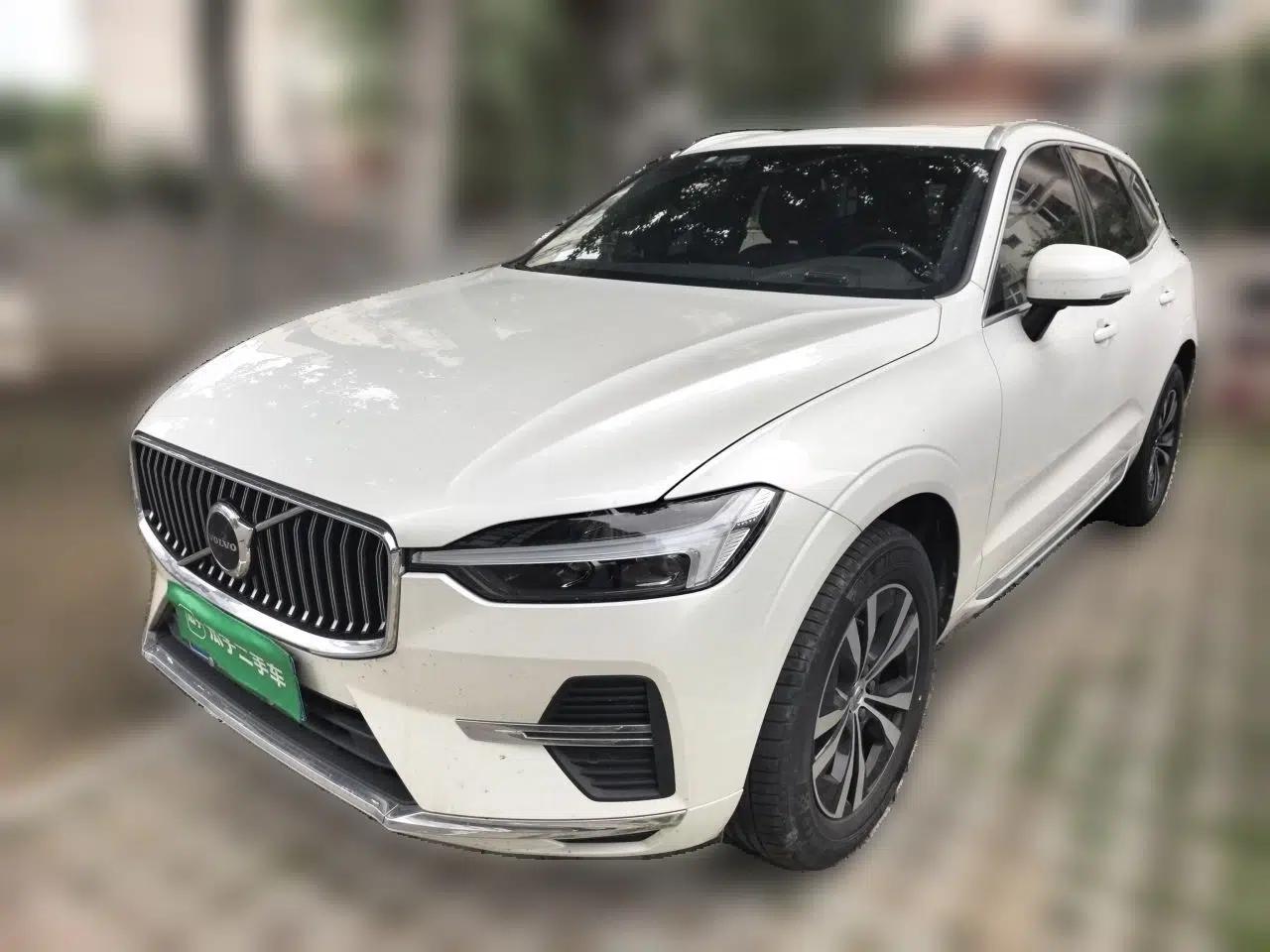 Volvo XC60 2024 B5 4x4 Smart Luxury Edition — миниатюра 1