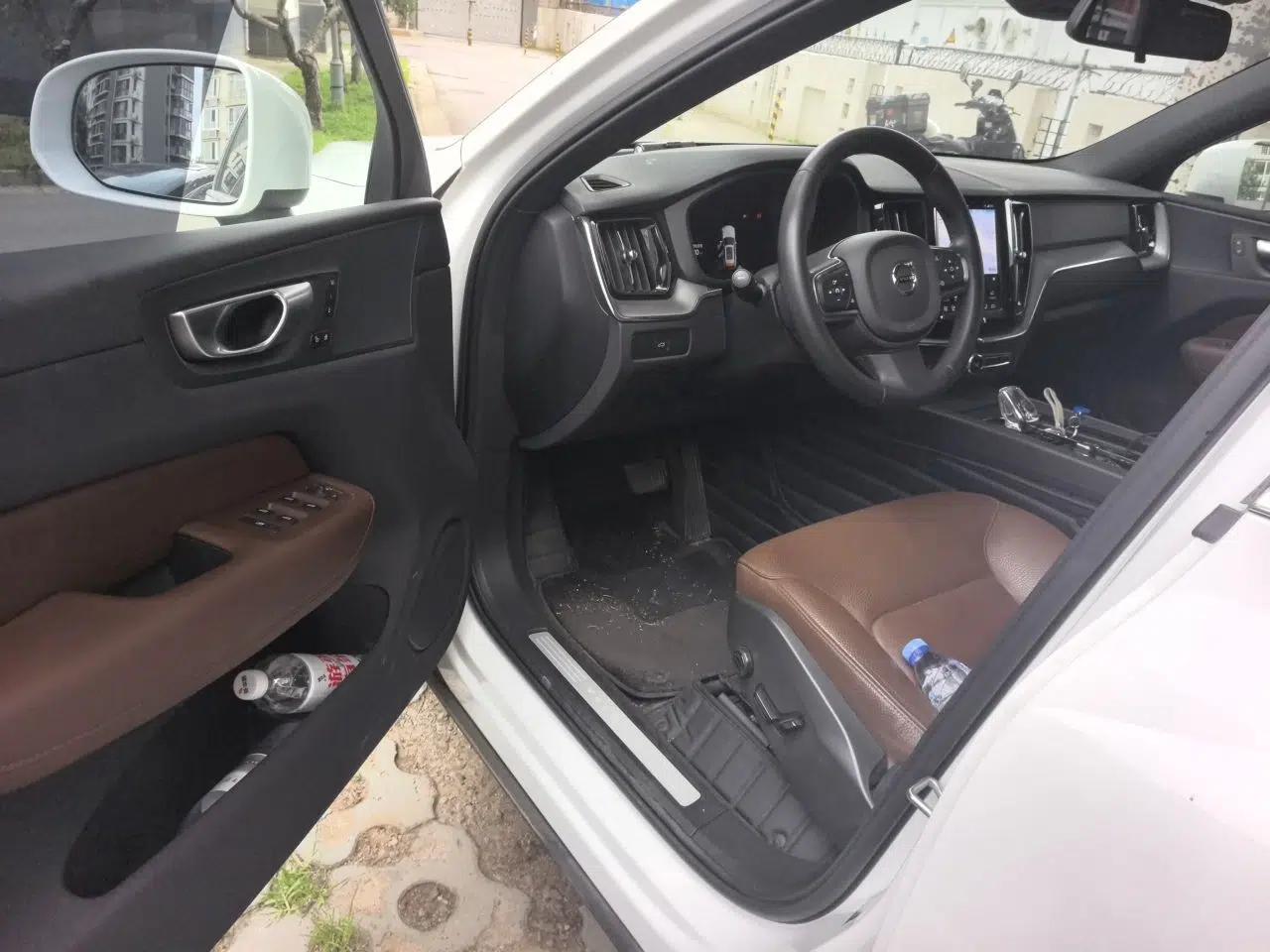 Volvo XC60 2024 B5 4x4 Smart Luxury Edition — миниатюра 16