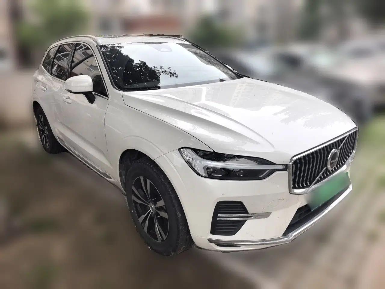 Volvo XC60 2024 B5 4x4 Smart Luxury Edition — миниатюра 3
