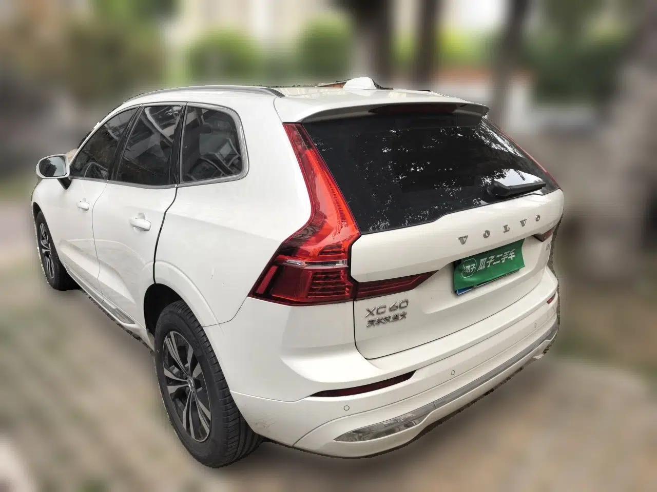 Volvo XC60 2024 B5 4x4 Smart Luxury Edition — миниатюра 4