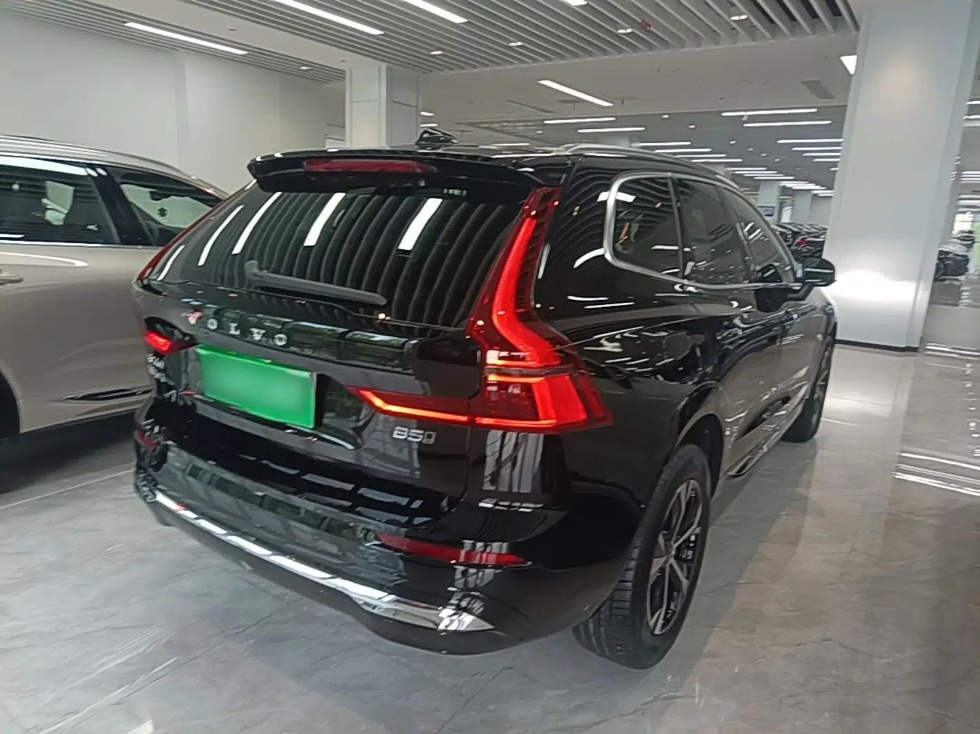 Volvo XC60 2026 B5 4x4 Smart Luxury Edition — миниатюра 6