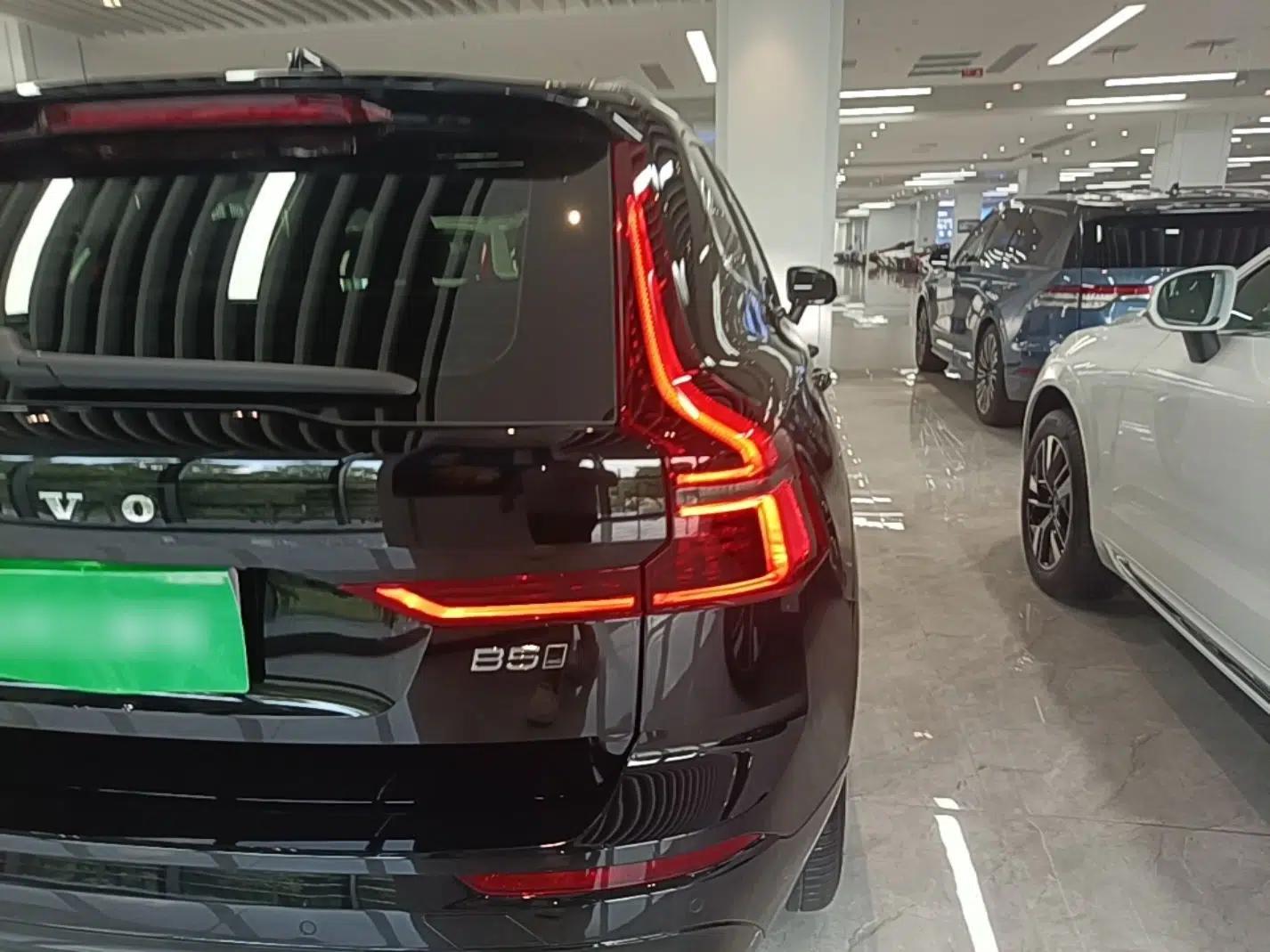 Volvo XC60 2026 B5 4x4 Smart Luxury Edition — миниатюра 9