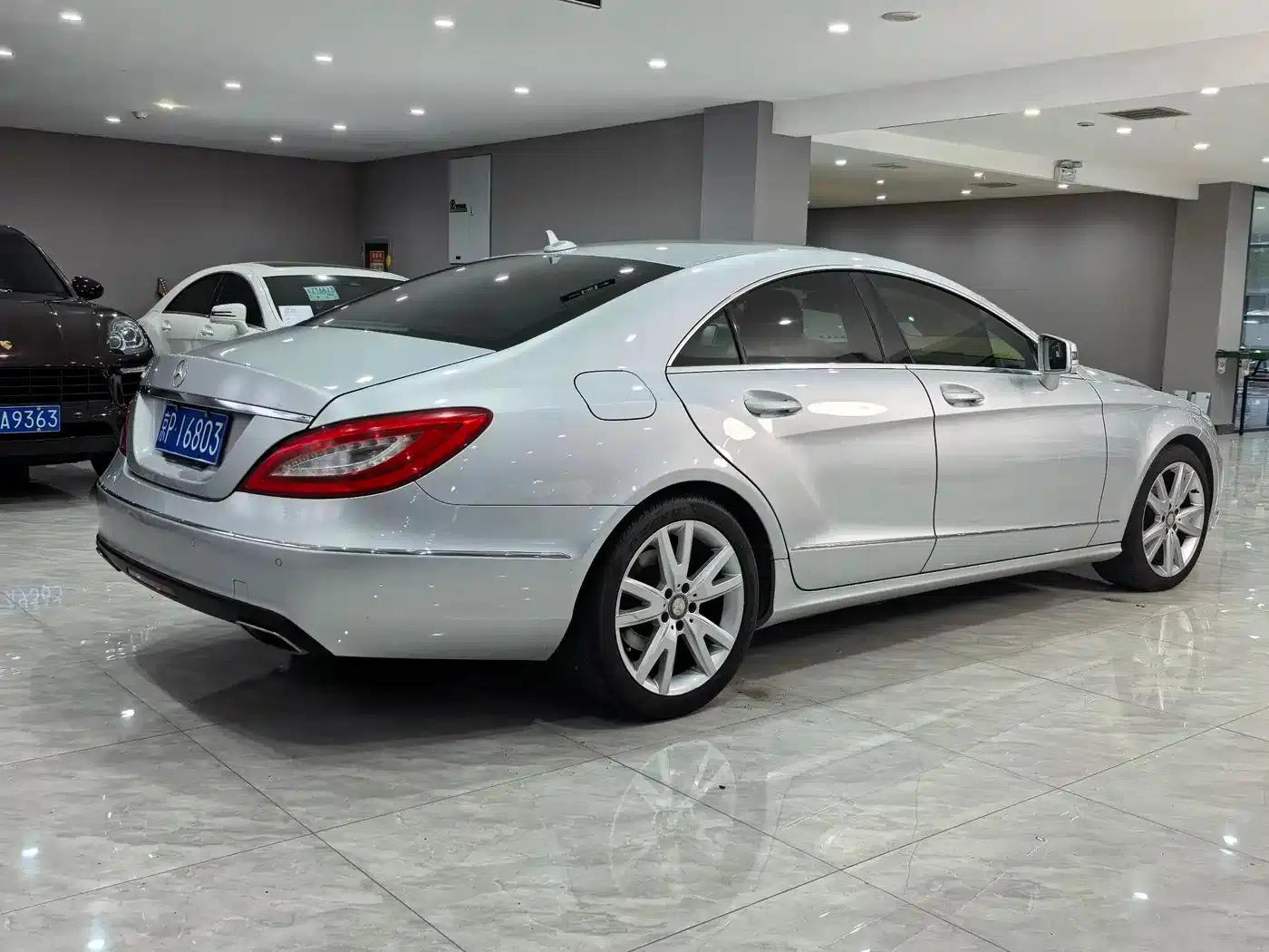 2012 Mercedes-Benz CLS 300 CGI — миниатюра 7