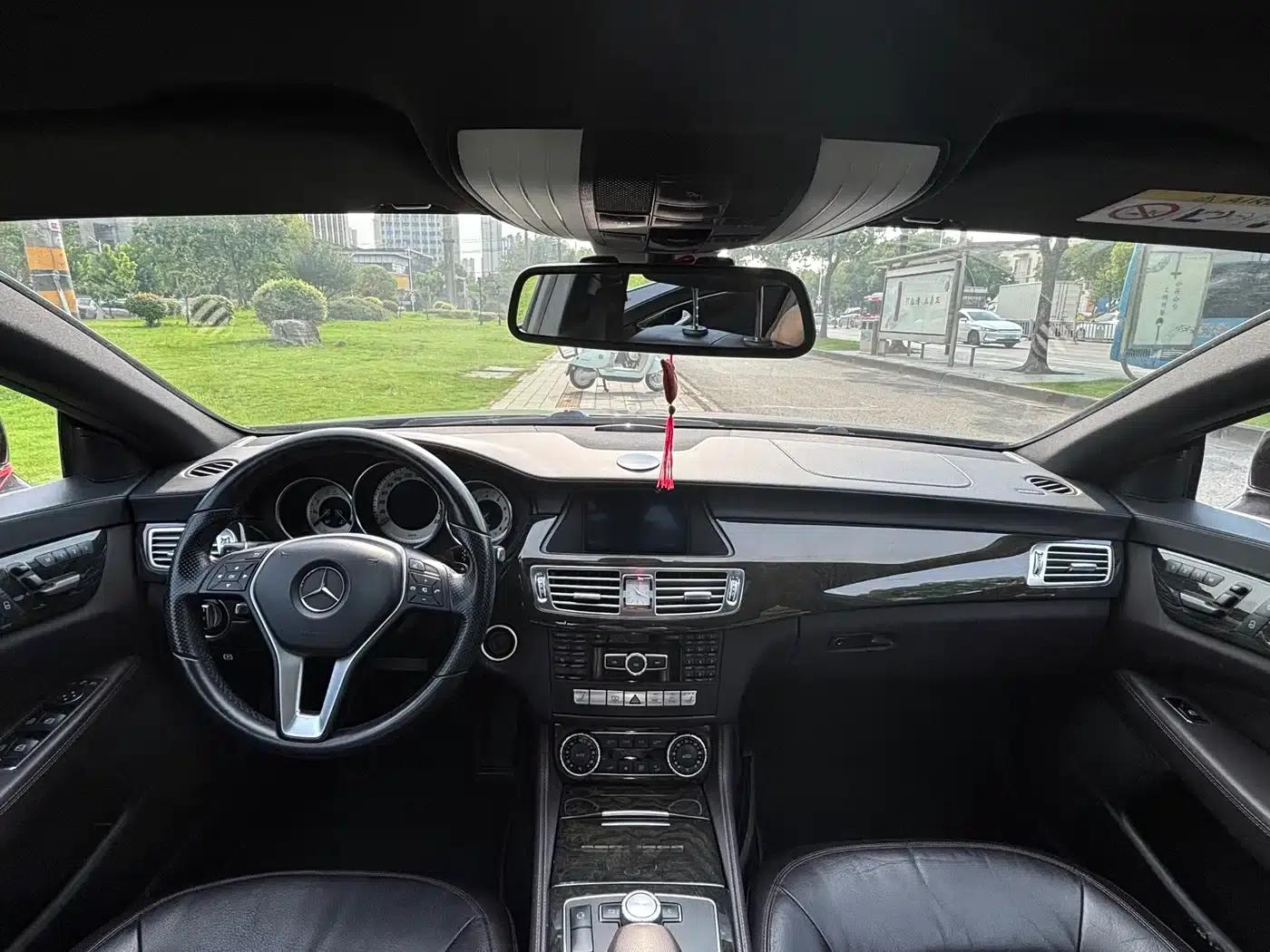 2012 Mercedes-Benz CLS 300 CGI — миниатюра 5