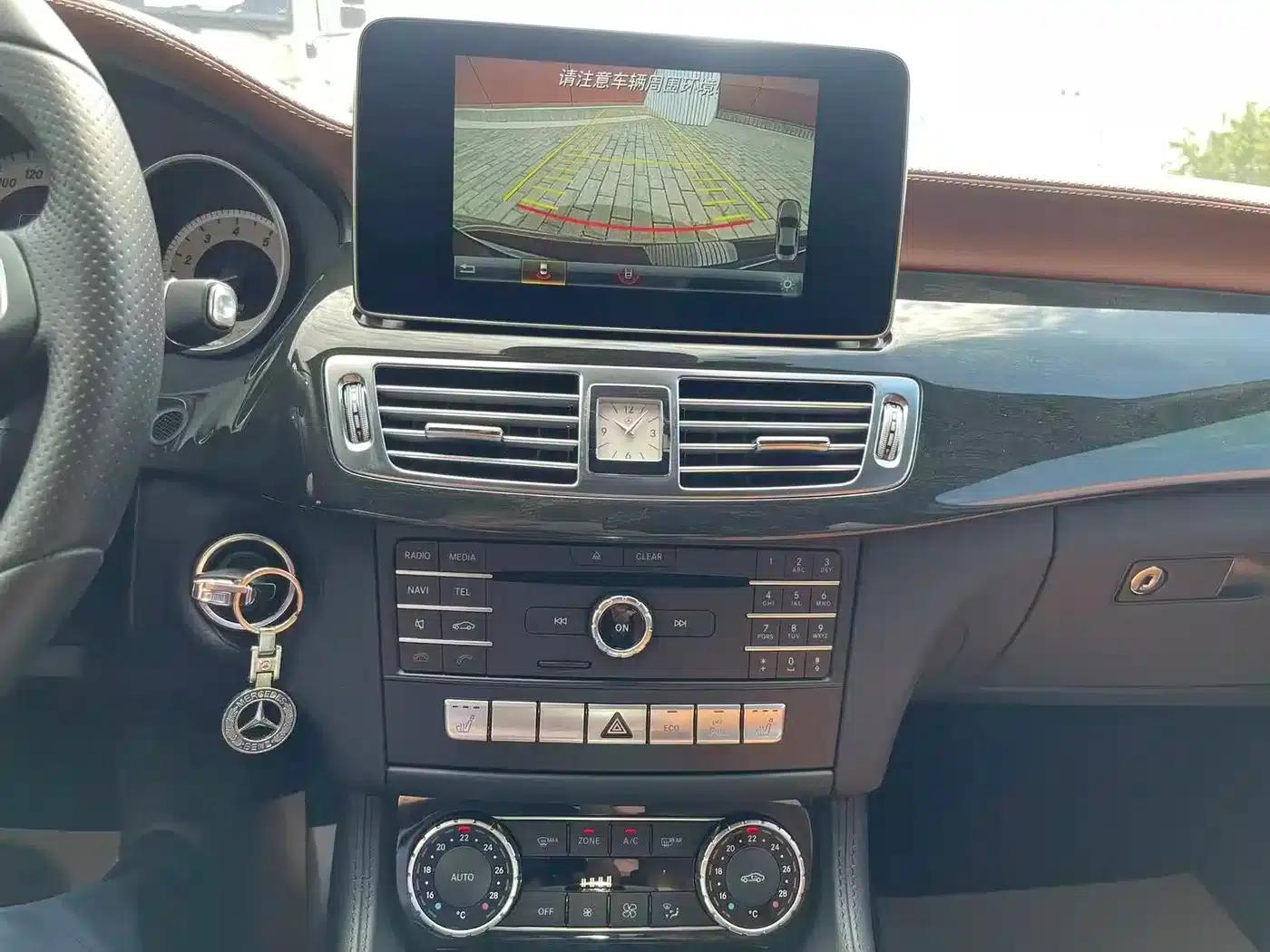 2015 Mercedes-Benz CLS 260 — миниатюра 25